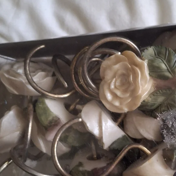 Hand painted shower hooks - Picture 4 of 5